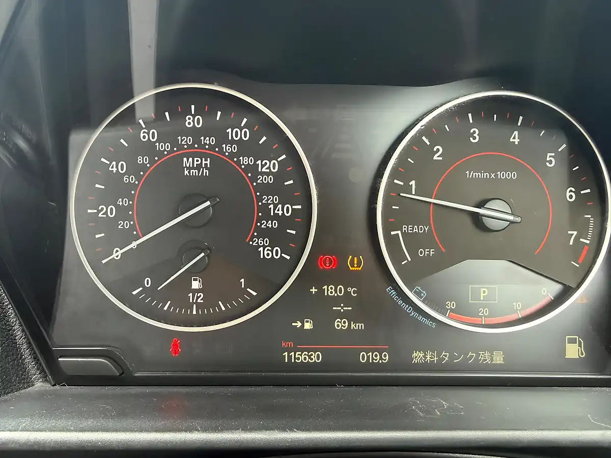 Used 2012 BMW 1 Series White - Interior and Exterior details 5