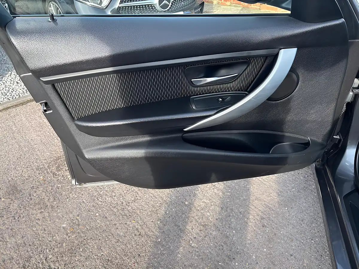 Used 2012 BMW 3 Series Efficientdynamics Grey - Interior and Exterior details 18