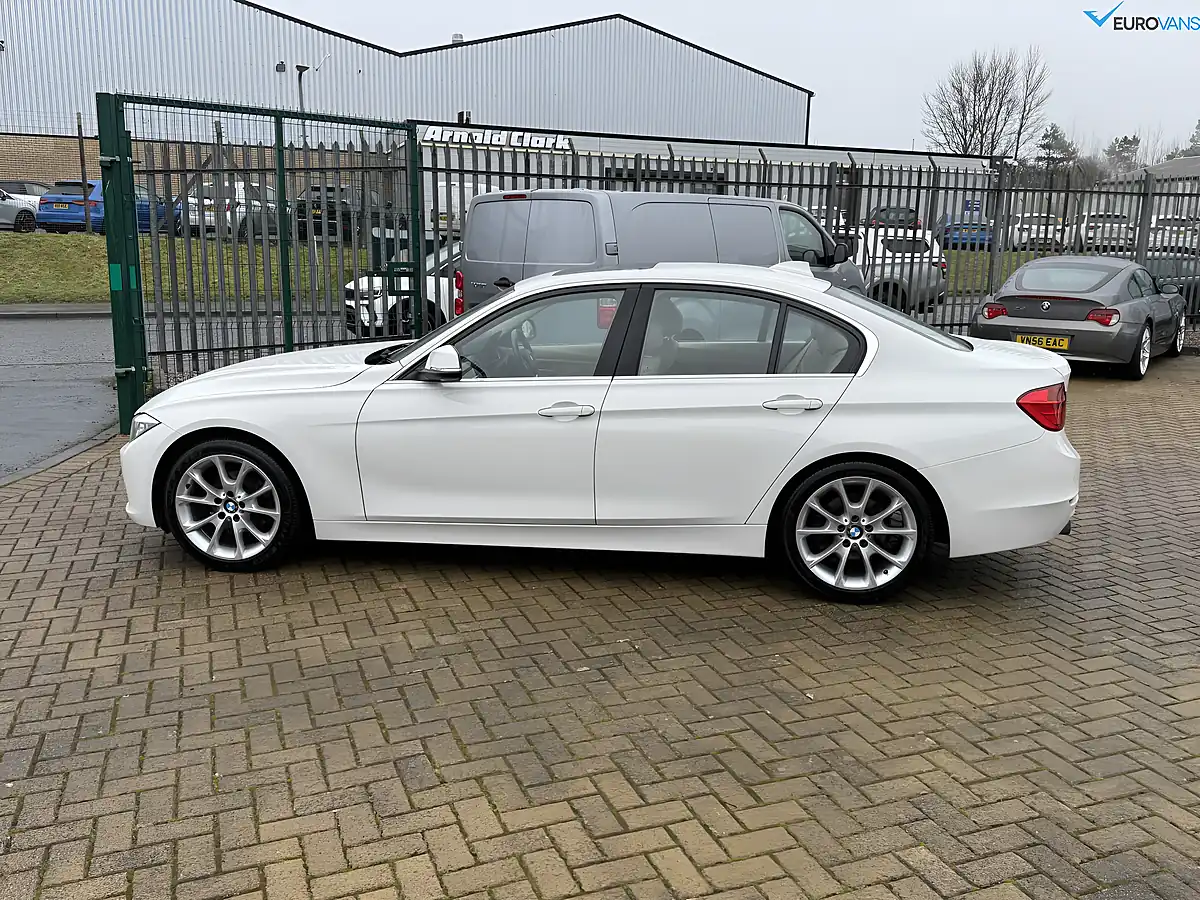 Used 2012 BMW 3 Series Luxury Saloon White - Interior and Exterior details 4