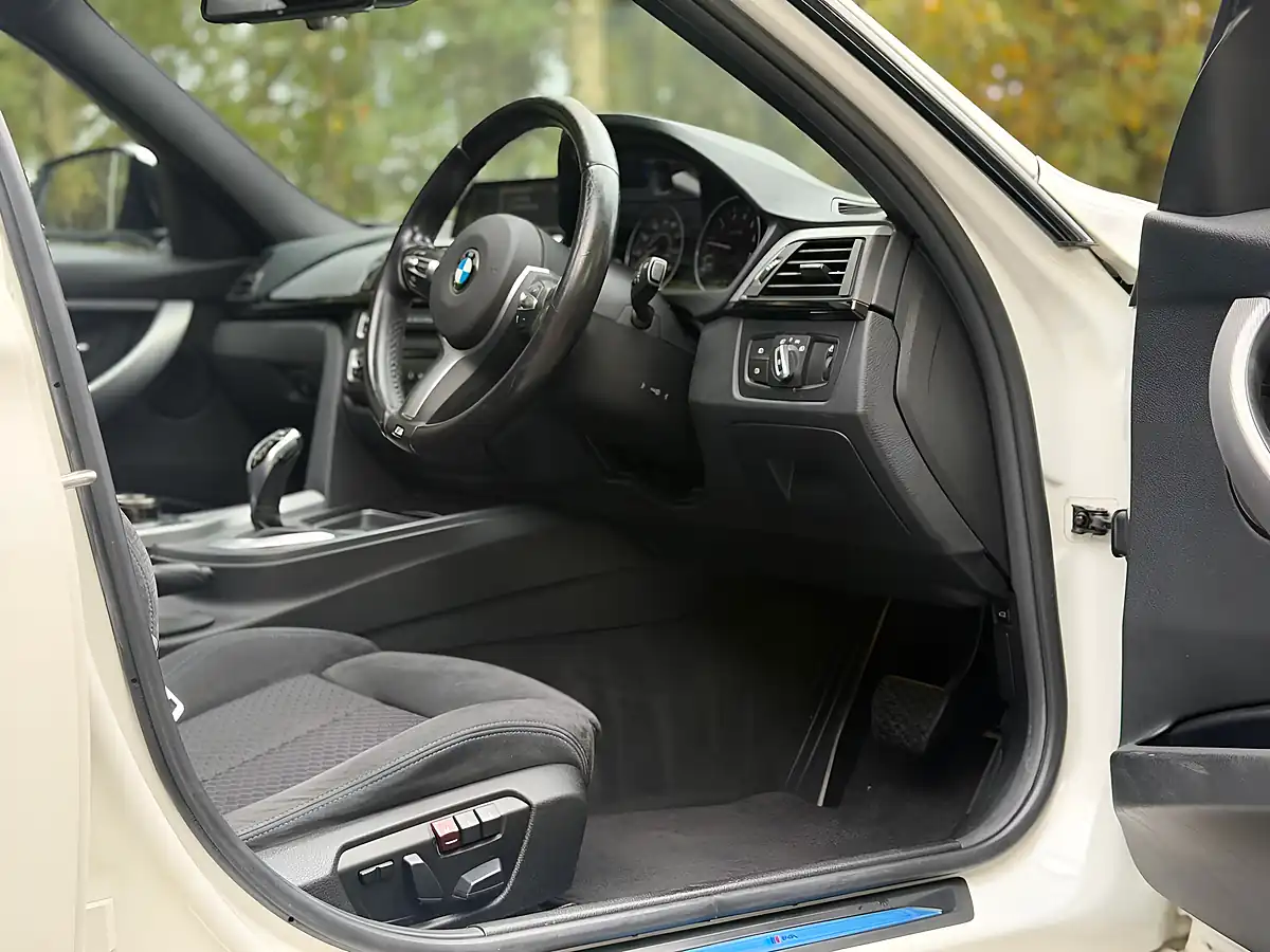 Used 2012 BMW 3 Series M Sport Alpine White - Interior and Exterior details 10