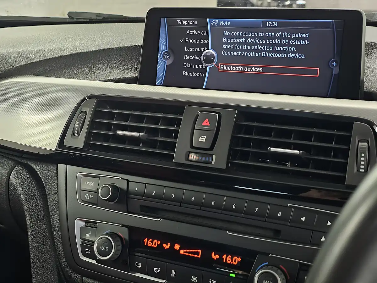 Used 2012 BMW 3 Series M Sport Glacier Silver - Interior and Exterior details 15