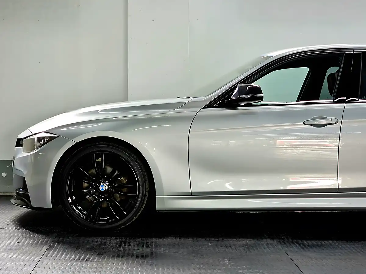 Used 2012 BMW 3 Series M Sport Glacier Silver - Interior and Exterior details 18