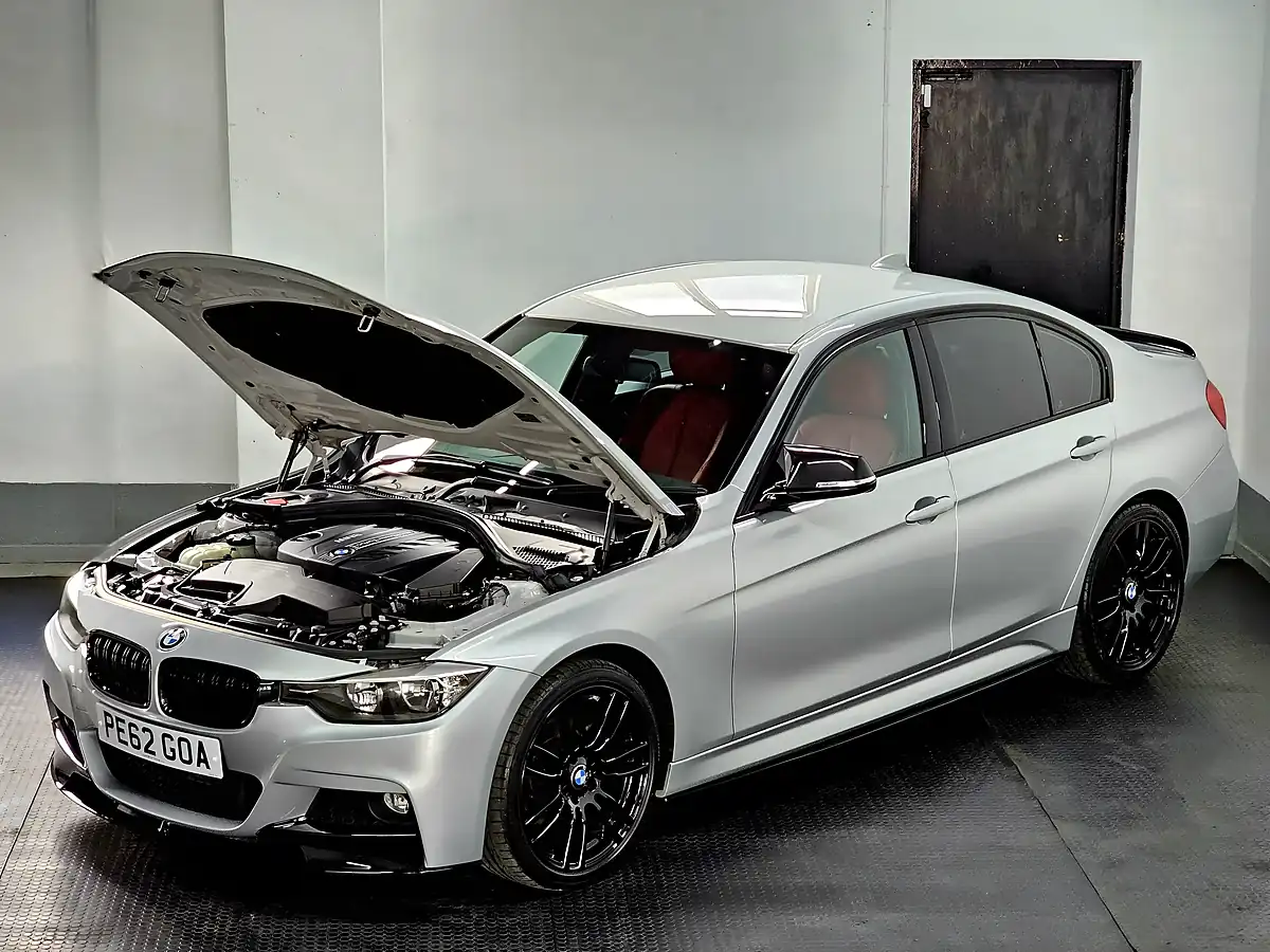 Used 2012 BMW 3 Series M Sport Glacier Silver - Interior and Exterior details 19