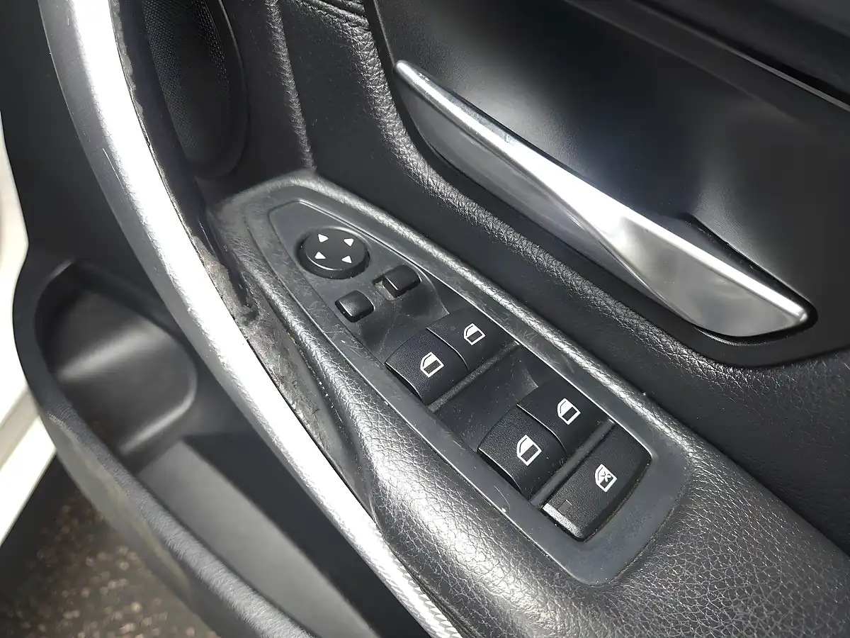 Used 2012 BMW 3 Series M Sport White - Interior and Exterior details 16