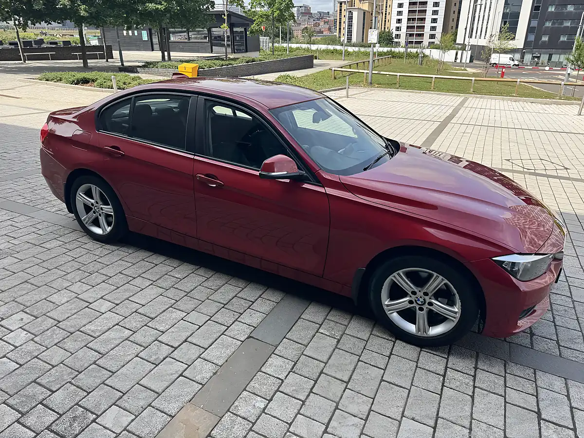 Used 2012 BMW 3 Series Se Red - Interior and Exterior details 12