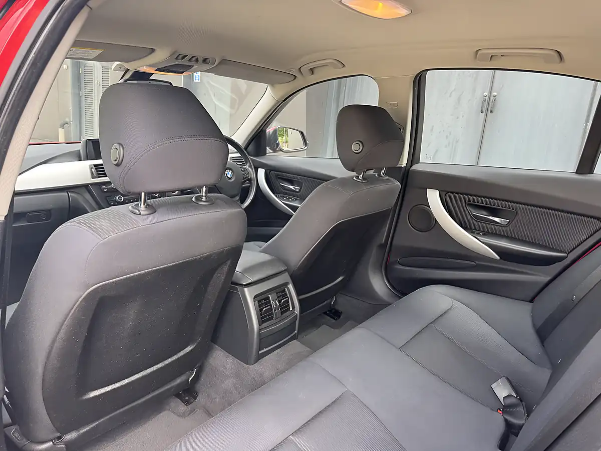 Used 2012 BMW 3 Series Se Red - Interior and Exterior details 16