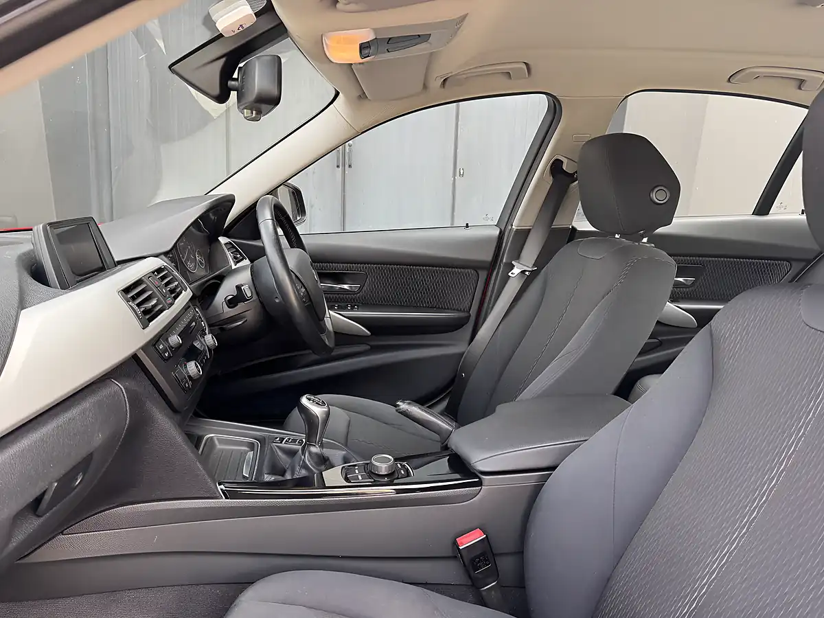 Used 2012 BMW 3 Series Se Red - Interior and Exterior details 17
