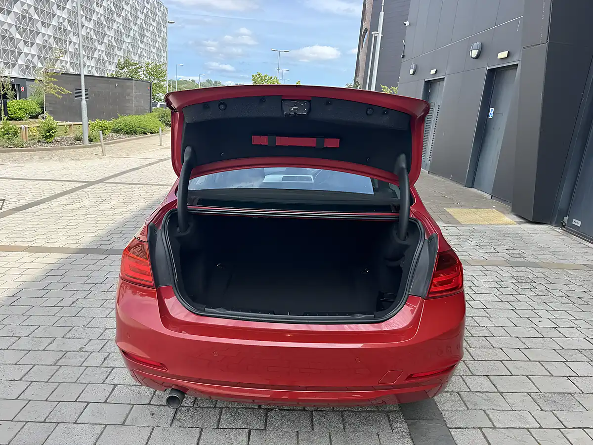 Used 2012 BMW 3 Series Se Red - Interior and Exterior details 20