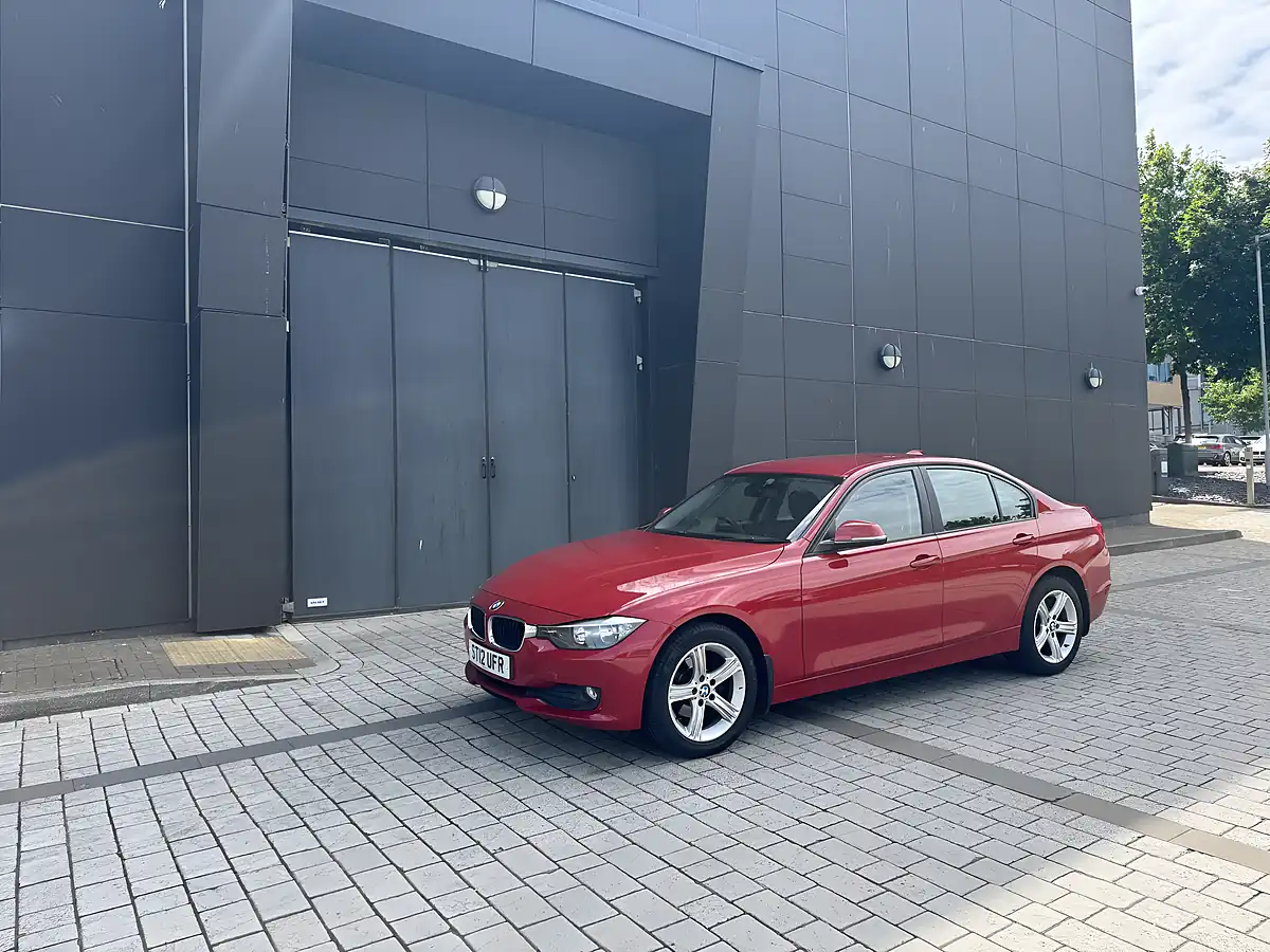 Used 2012 BMW 3 Series Se Red - Interior and Exterior details 9