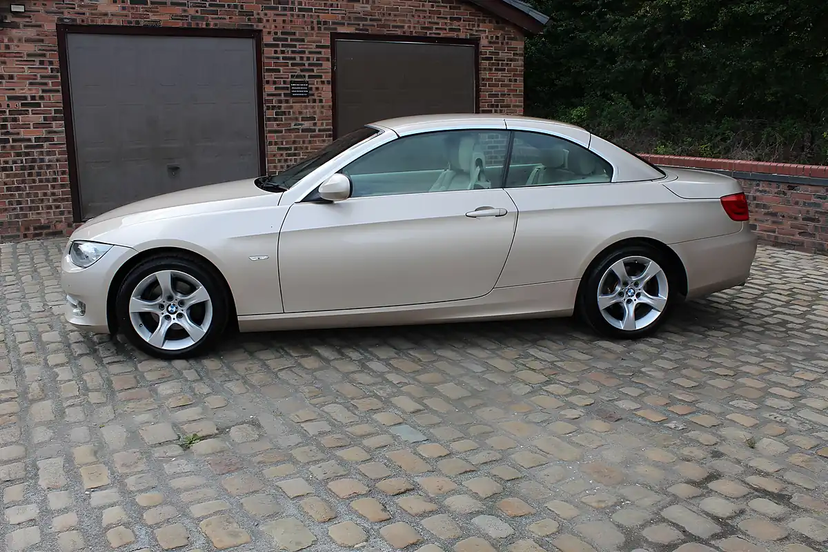 Used 2012 BMW 3 Series Se Silver - Interior and Exterior details 11