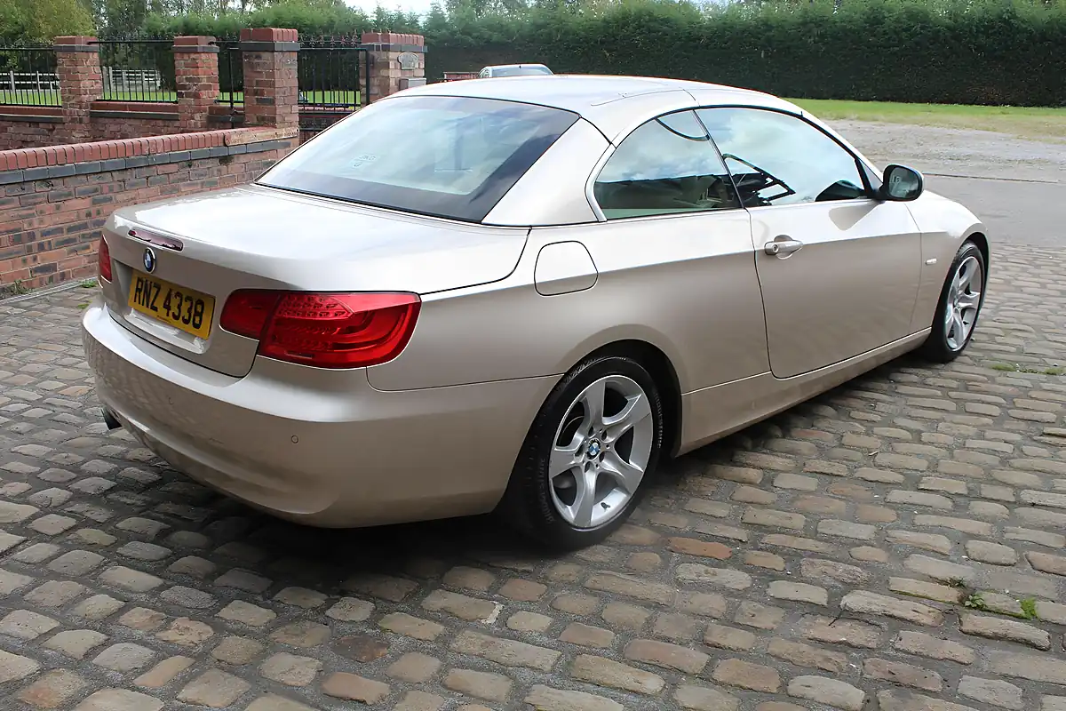 Used 2012 BMW 3 Series Se Silver - Interior and Exterior details 12