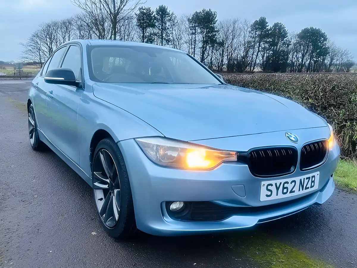 Used 2012 BMW 3 Series Sport Blue - Interior and Exterior details 6