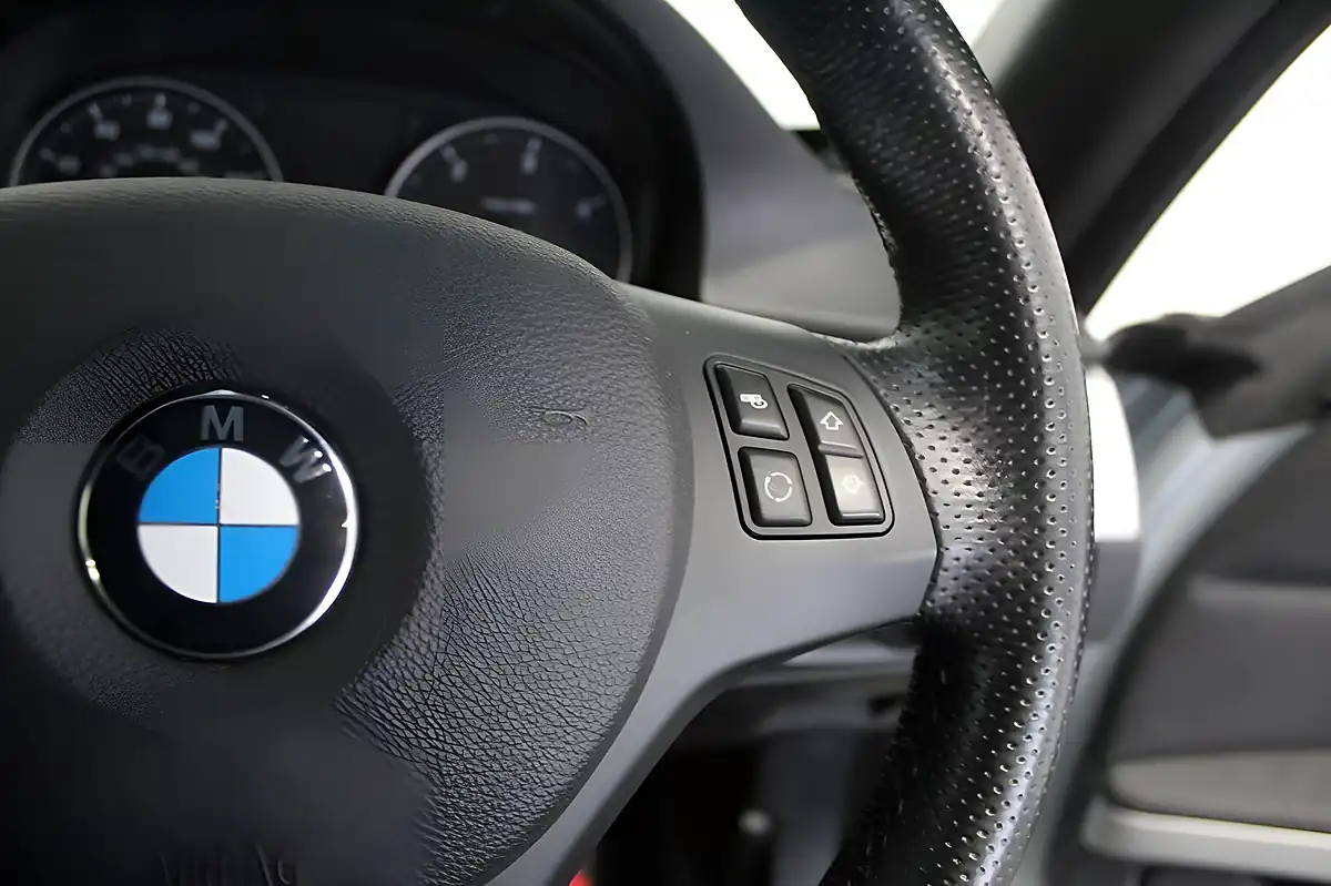 Used 2012 BMW 3 Series Sport Plus Edition Blue - Interior and Exterior details 17