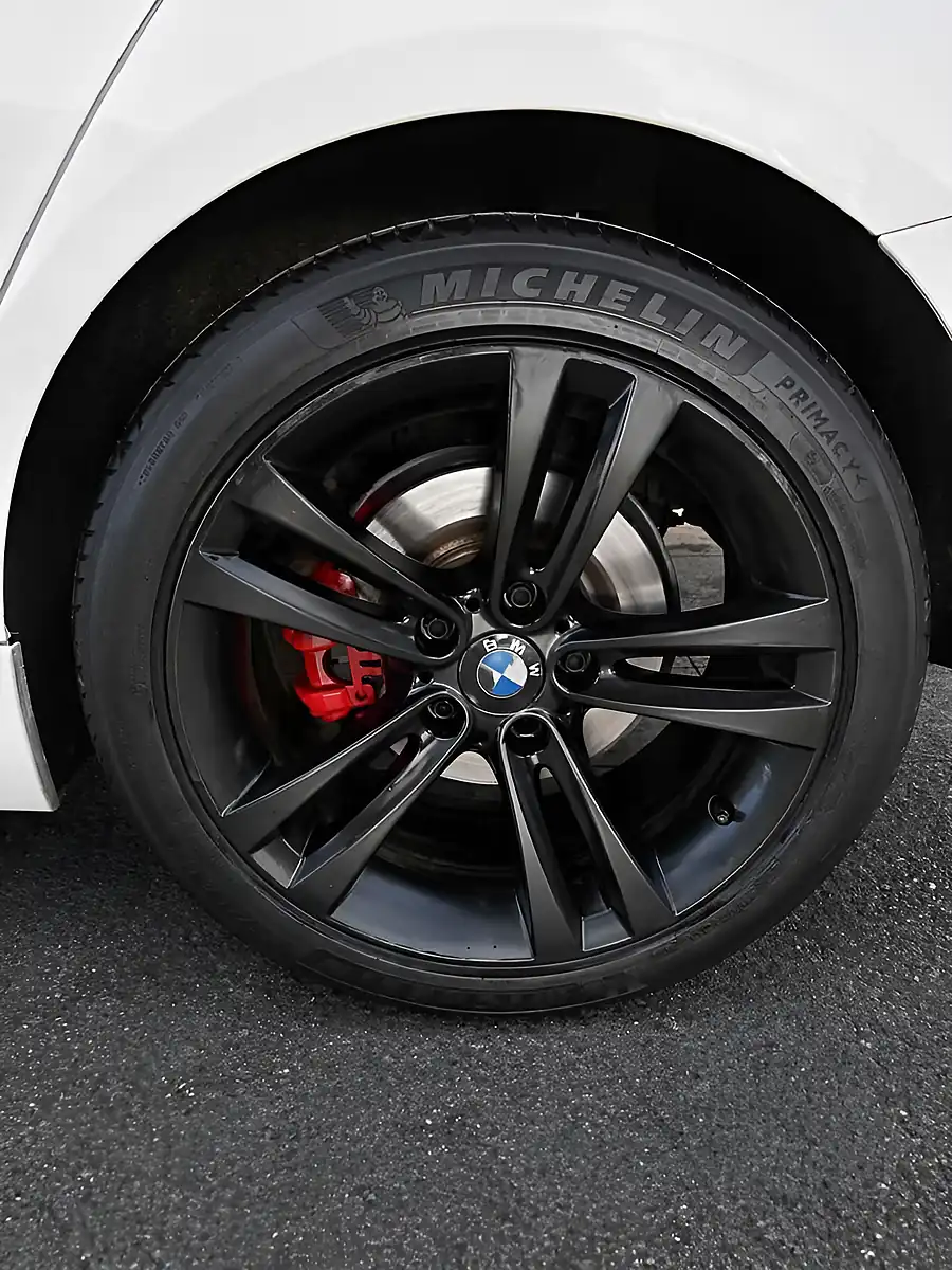 Used 2012 BMW 3er Sport White - Interior and Exterior details 9