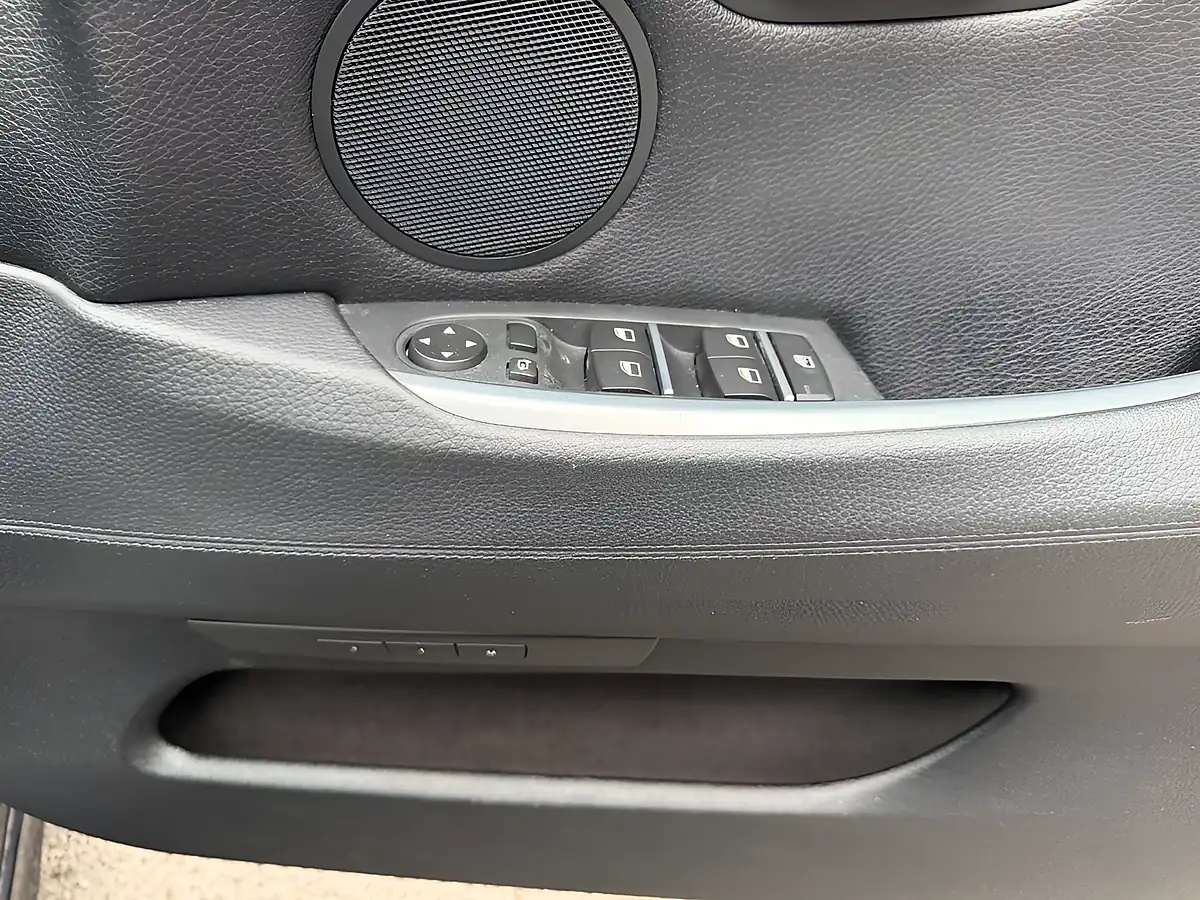 Used 2012 BMW 5 Series Gran Turismo M Sport GT Black - Interior and Exterior details 18