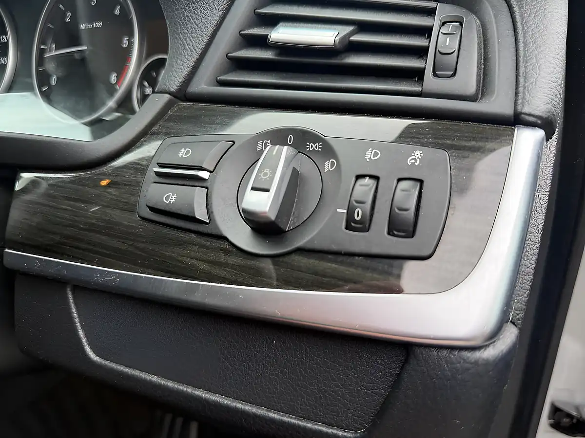 Used 2012 BMW 5 Series M Sport Silver - Interior and Exterior details 13