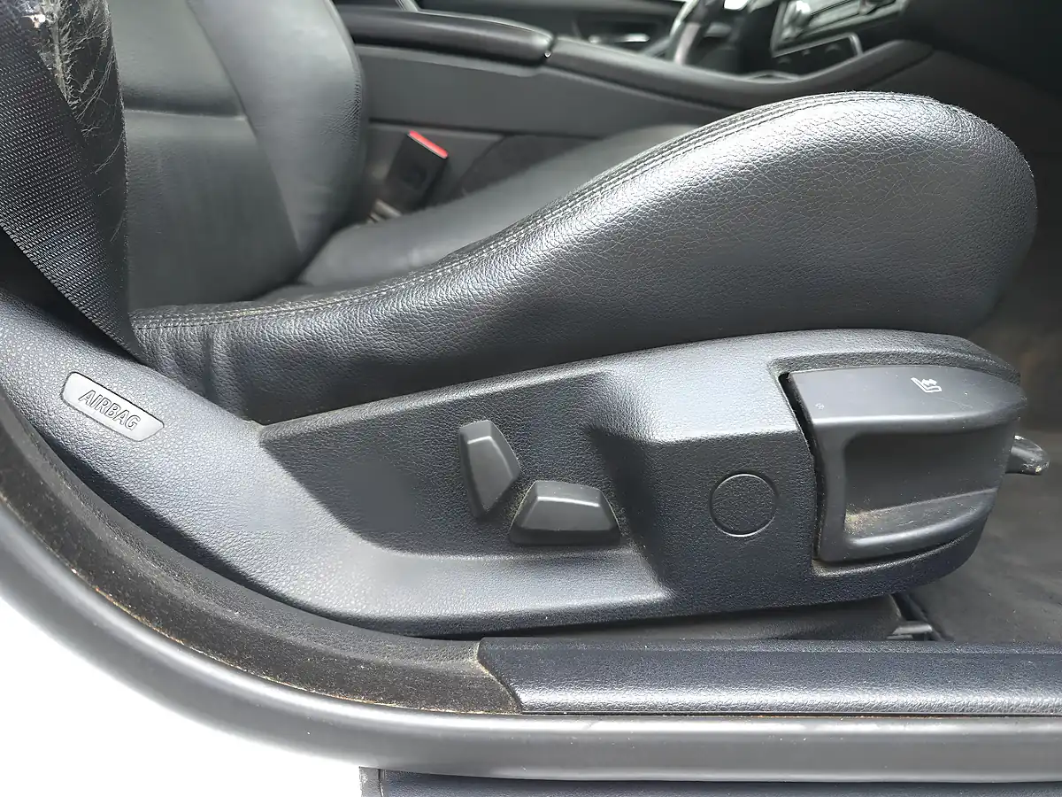 Used 2012 BMW 5 Series M Sport Touring White - Interior and Exterior details 17