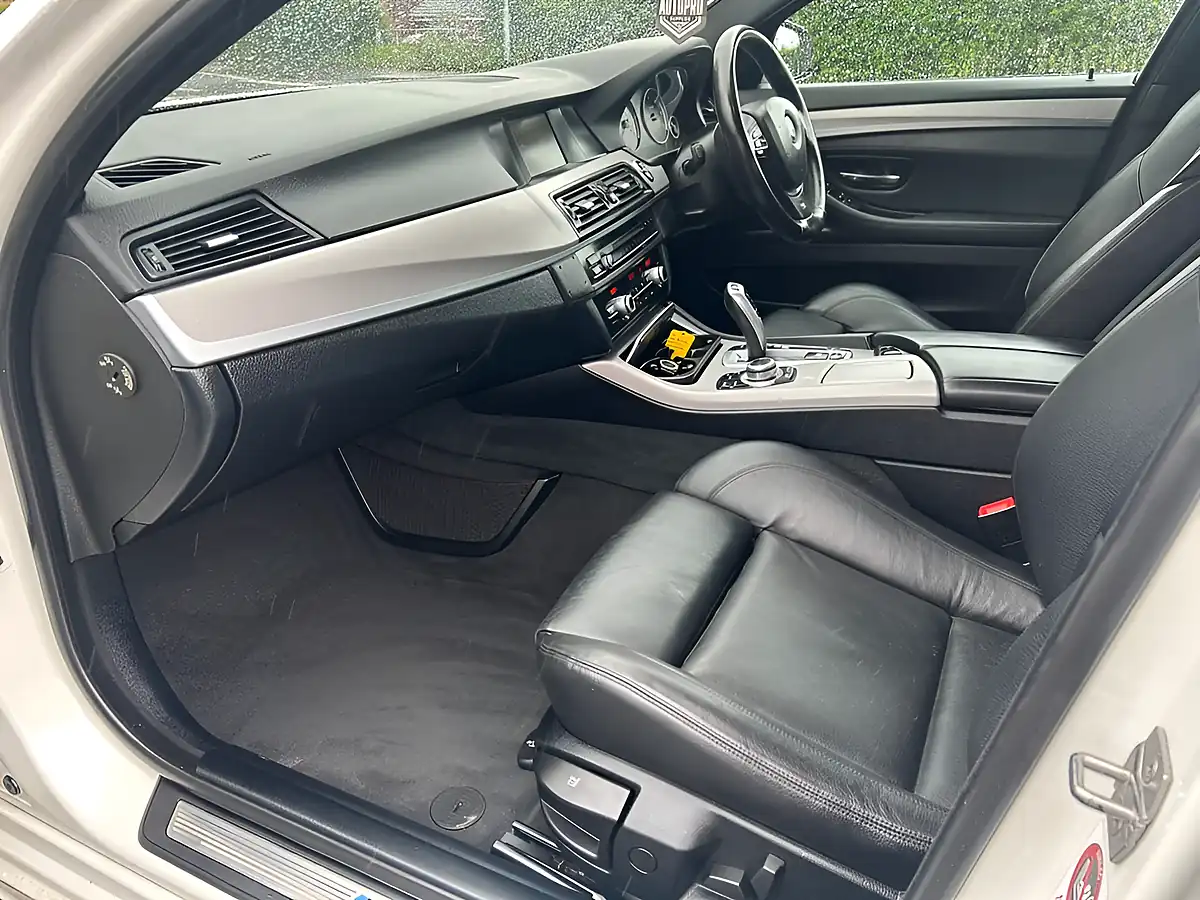 Used 2012 BMW 5 Series M Sport White - Interior and Exterior details 14
