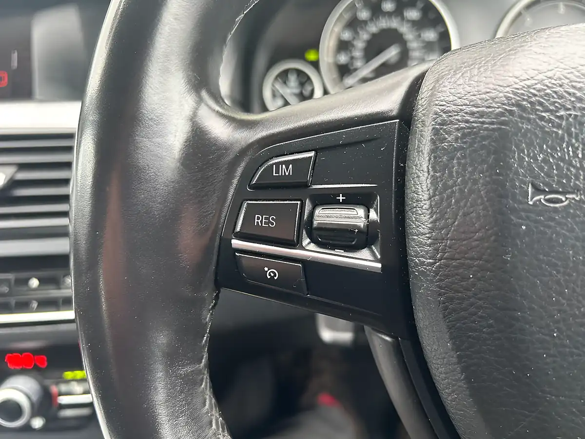 Used 2012 BMW 5 Series M Sport White - Interior and Exterior details 9
