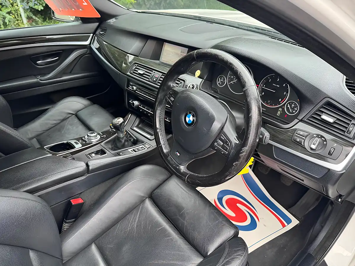 Used 2012 BMW 5 Series M Sport White - Interior and Exterior details 16