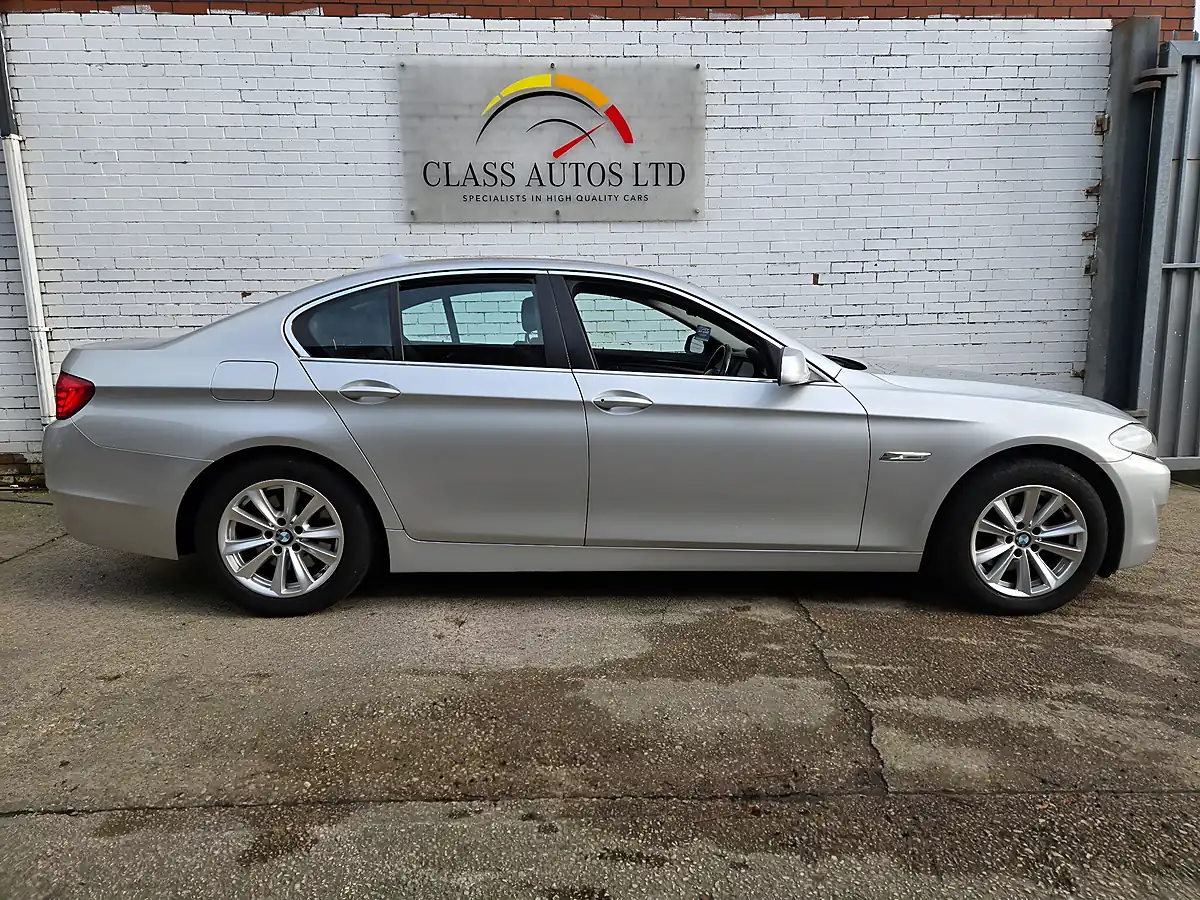 Used 2012 BMW 5 Series Se Silver - Interior and Exterior details 9