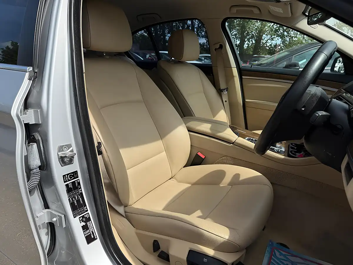 Used 2012 BMW 5 Series Se Silver - Interior and Exterior details 10