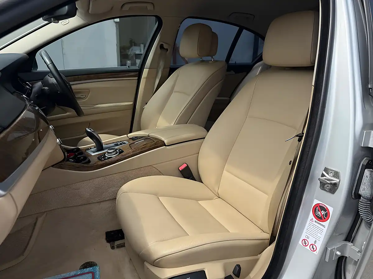 Used 2012 BMW 5 Series Se Silver - Interior and Exterior details 11