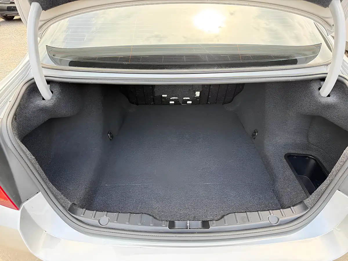 Used 2012 BMW 5 Series Se Silver - Interior and Exterior details 20