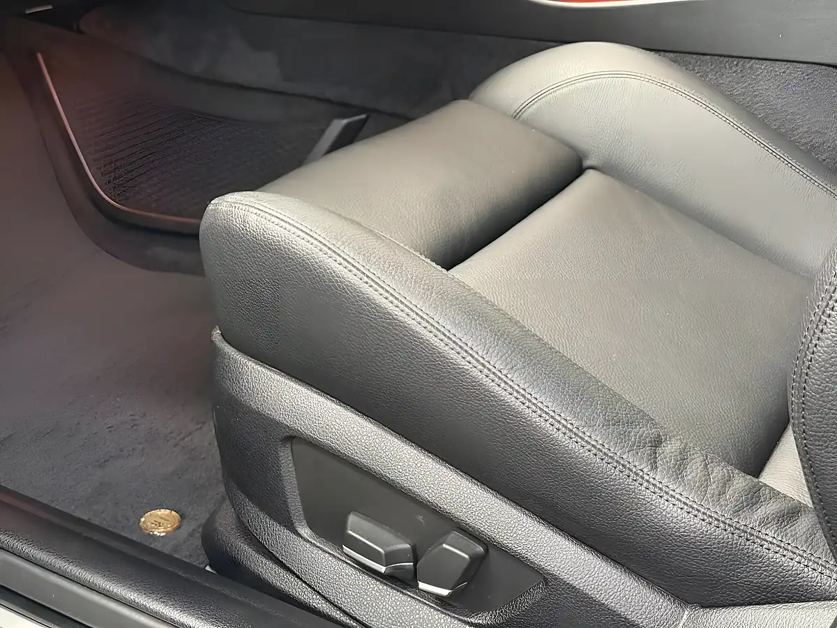 Used 2012 BMW Alpina D5 Switchtronic Euro 6 White - Interior and Exterior details 12