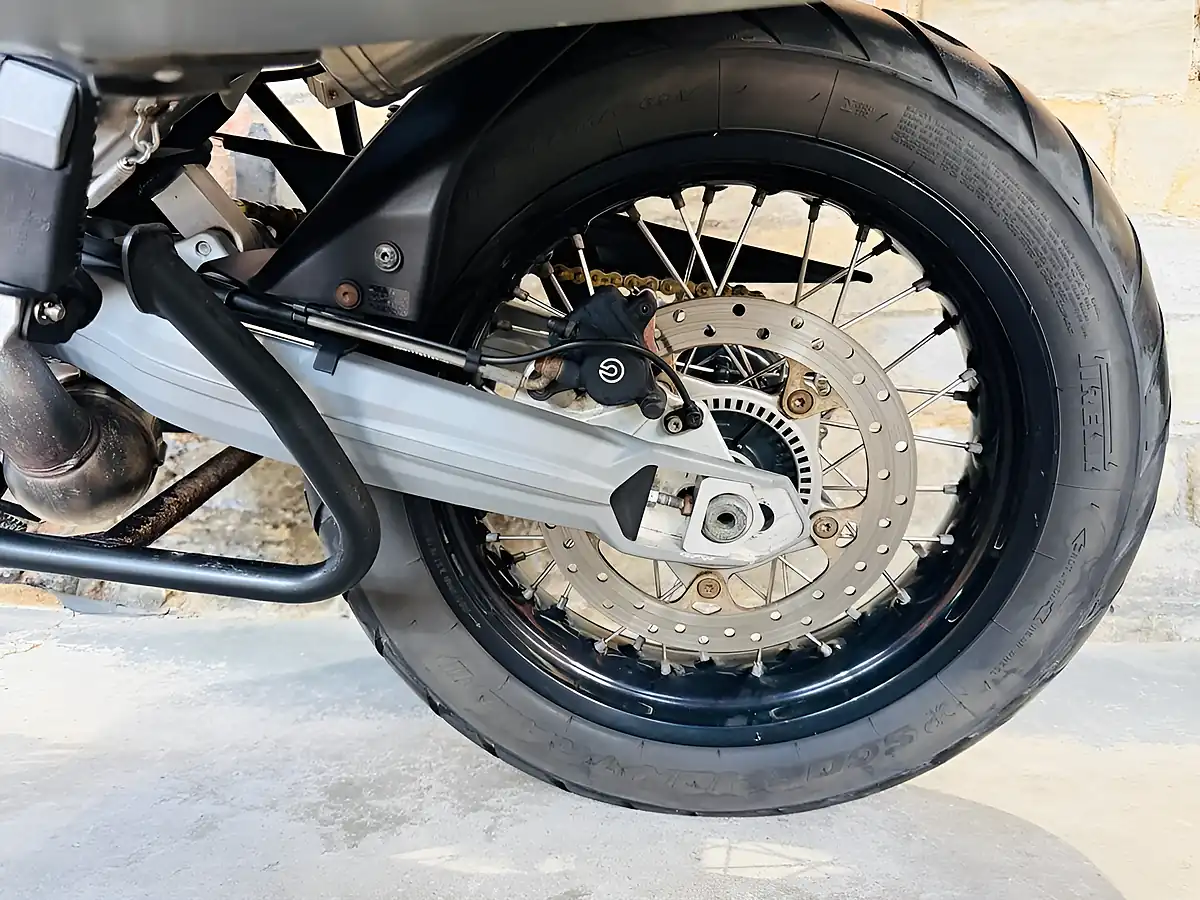 Used 2012 BMW F 800 Gs Black - Interior and Exterior details 17