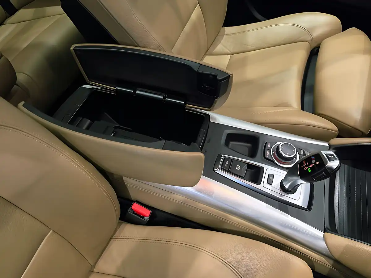 Used 2012 BMW X5 M Black - Interior and Exterior details 18