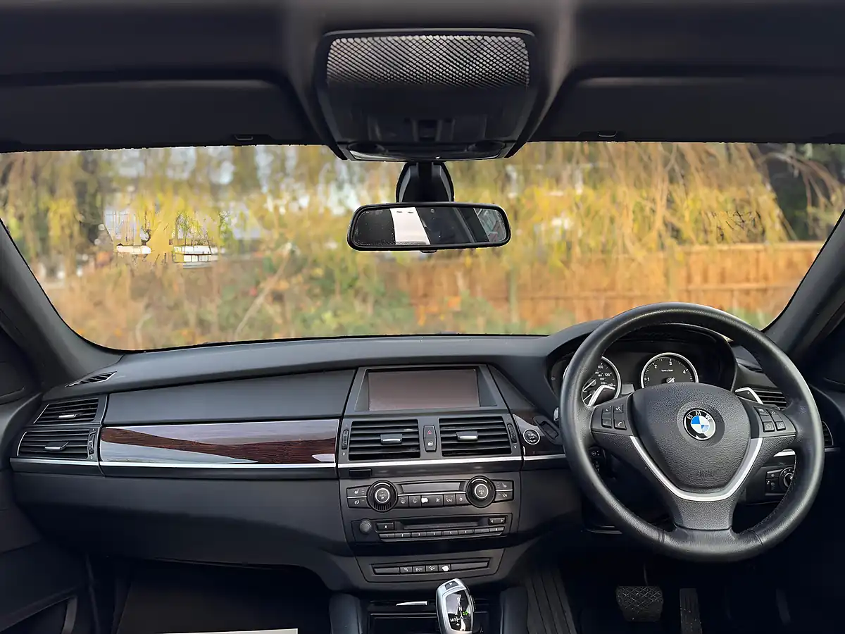 Used 2012 BMW X6 Steptronic Xdrive White - Interior and Exterior details 10