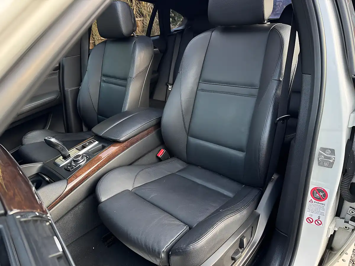 Used 2012 BMW X6 Steptronic Xdrive White - Interior and Exterior details 11