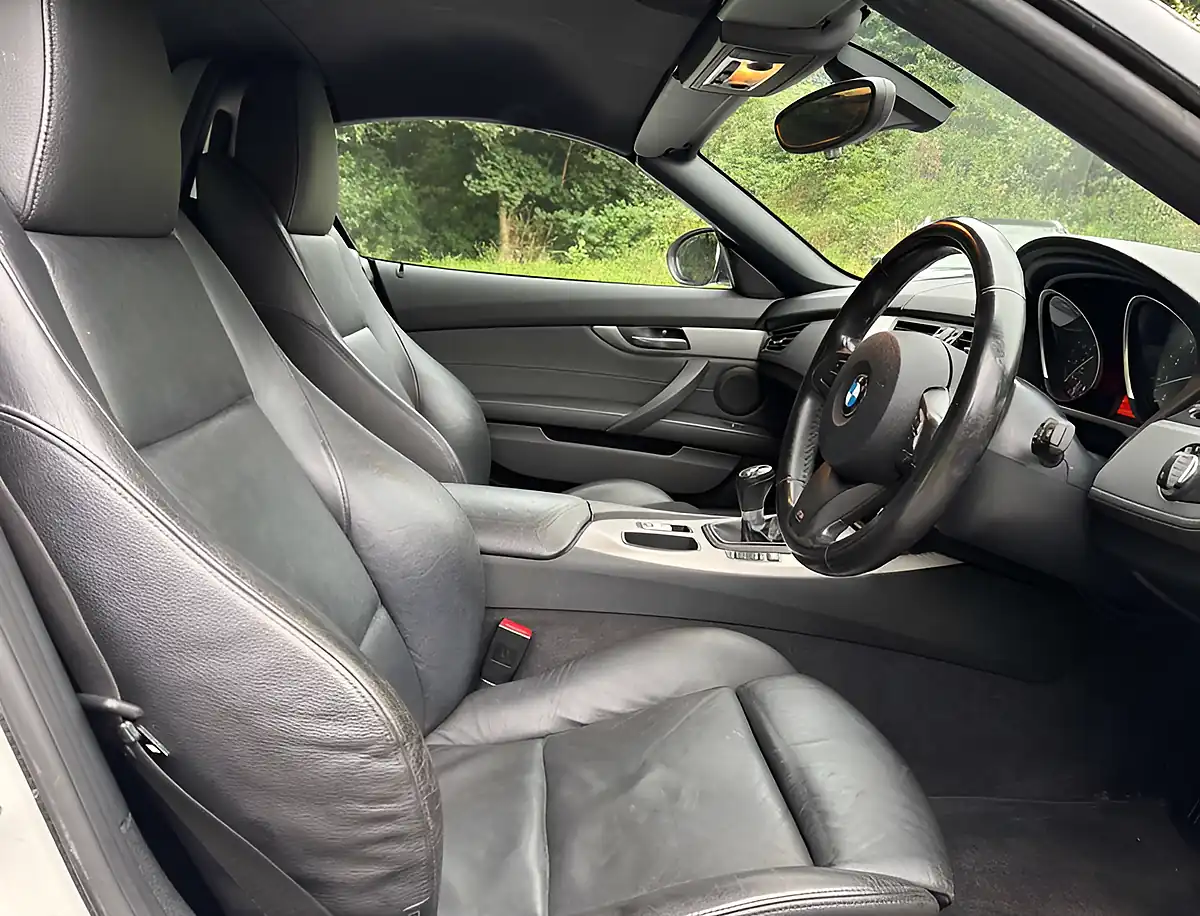Used 2012 BMW Z4 M Sport Mineral White - Interior and Exterior details 11
