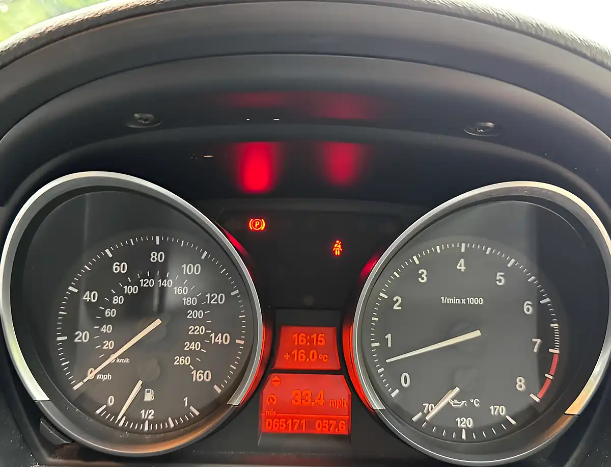 Used 2012 BMW Z4 M Sport Mineral White - Interior and Exterior details 12