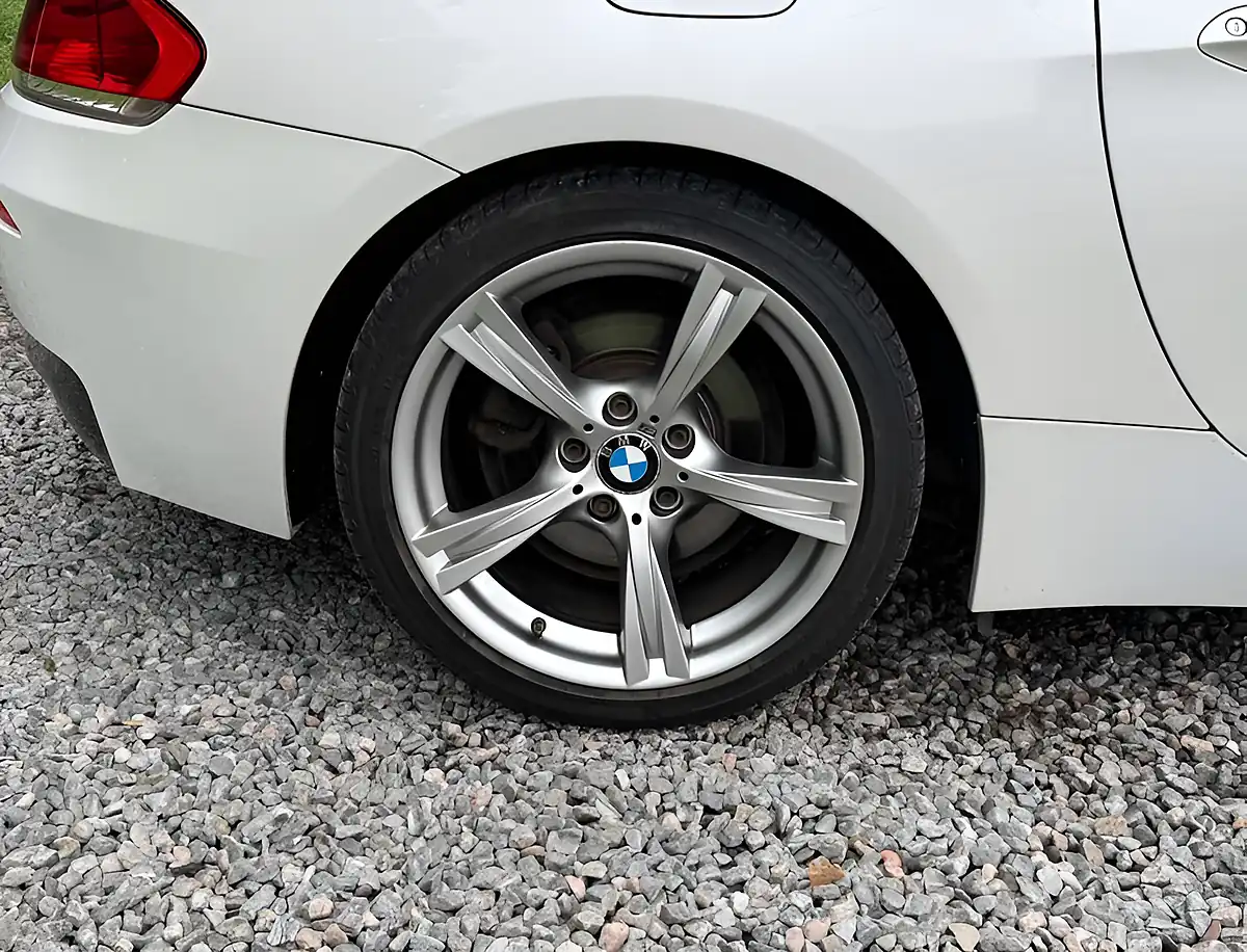 Used 2012 BMW Z4 M Sport Mineral White - Interior and Exterior details 9