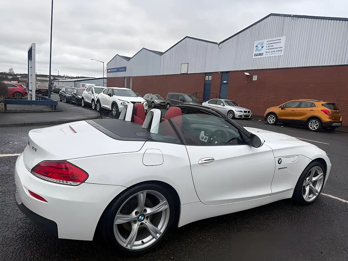 Used 2012 BMW Z4 M Sport White - Interior and Exterior details 9