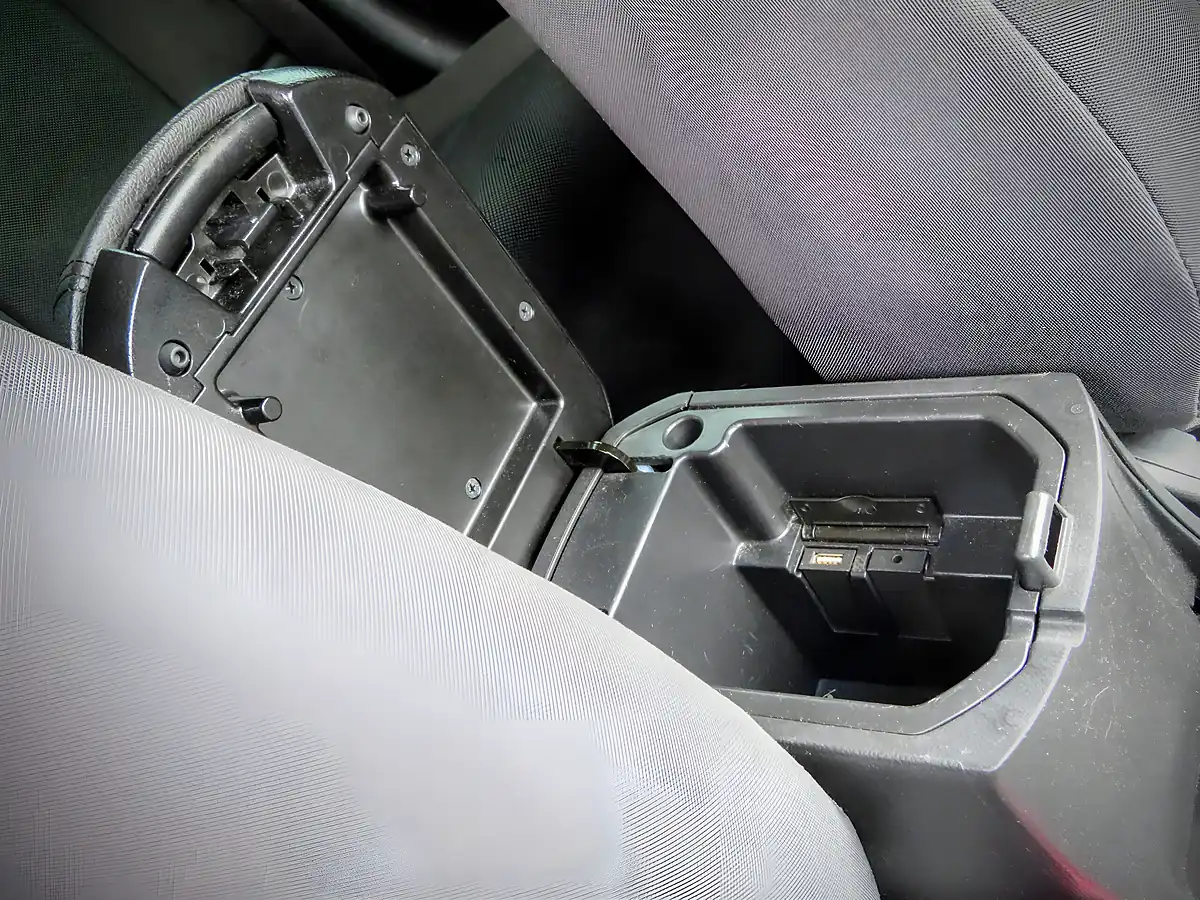 Used 2012 Chevrolet Cruze Ltz Metallic Silver - Interior and Exterior details 15