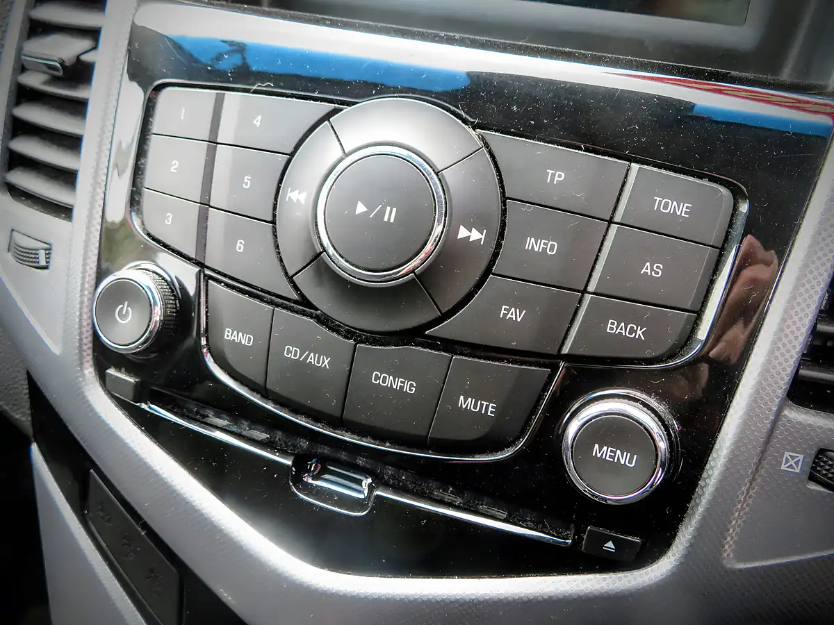 Used 2012 Chevrolet Cruze Ltz Metallic Silver - Interior and Exterior details 16