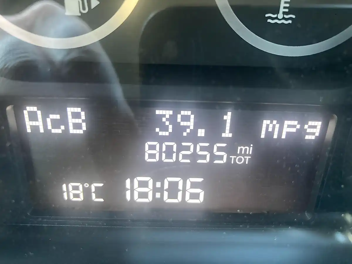 Used 2012 Chrysler Ypsilon Se White - Interior and Exterior details 15