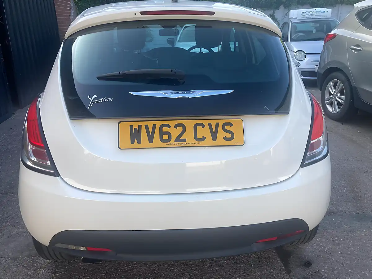 Used 2012 Chrysler Ypsilon Se White - Interior and Exterior details 5