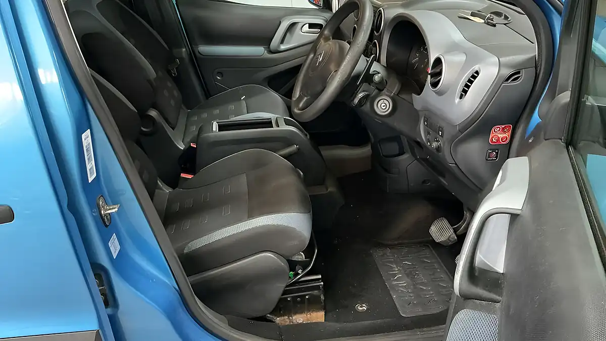 Used 2012 Citroen Berlingo Xtr Multispace Blue - Interior and Exterior details 11