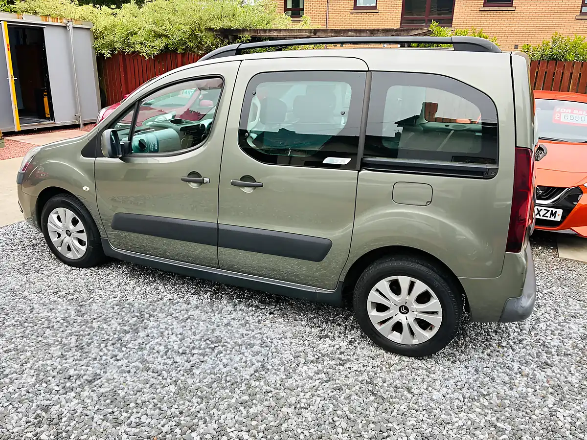 Used 2012 Citroen Berlingo Xtr Multispace Grey - Interior and Exterior details 13