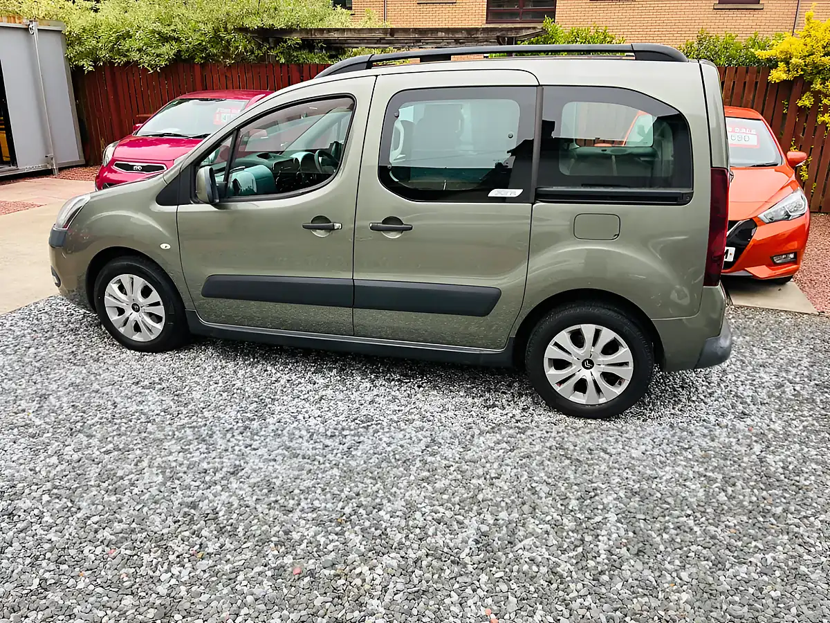 Used 2012 Citroen Berlingo Xtr Multispace Grey - Interior and Exterior details 14