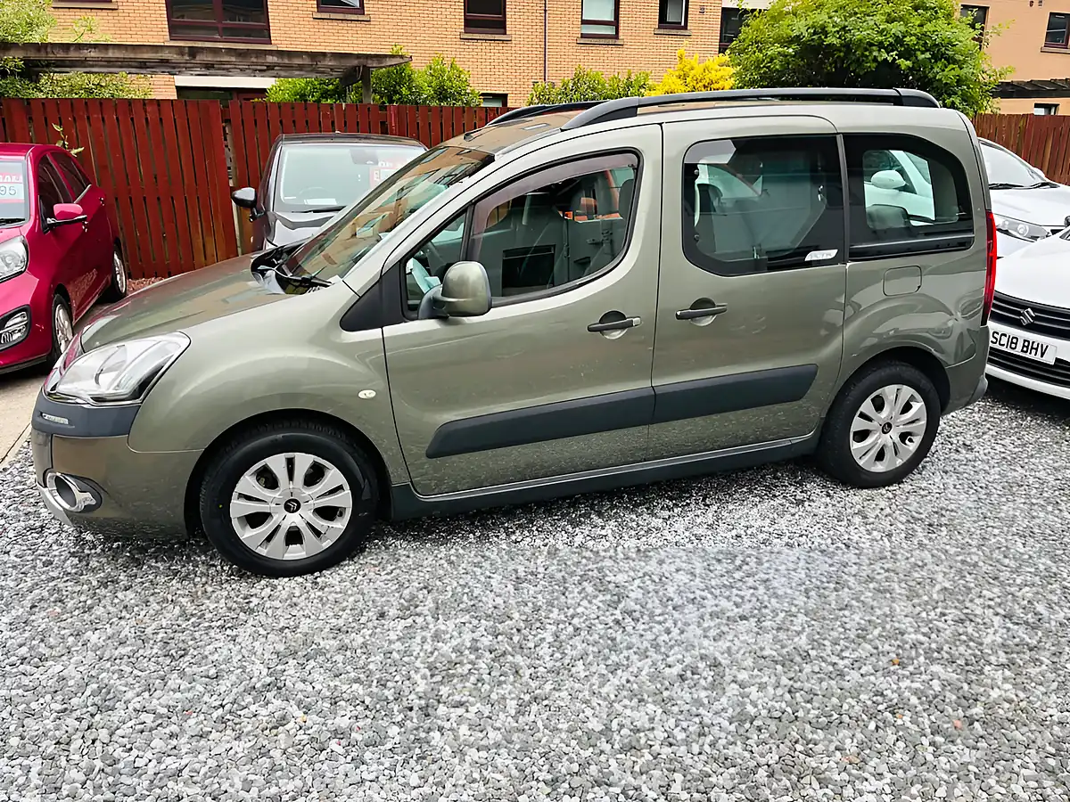 Used 2012 Citroen Berlingo Xtr Multispace Grey - Interior and Exterior details 15