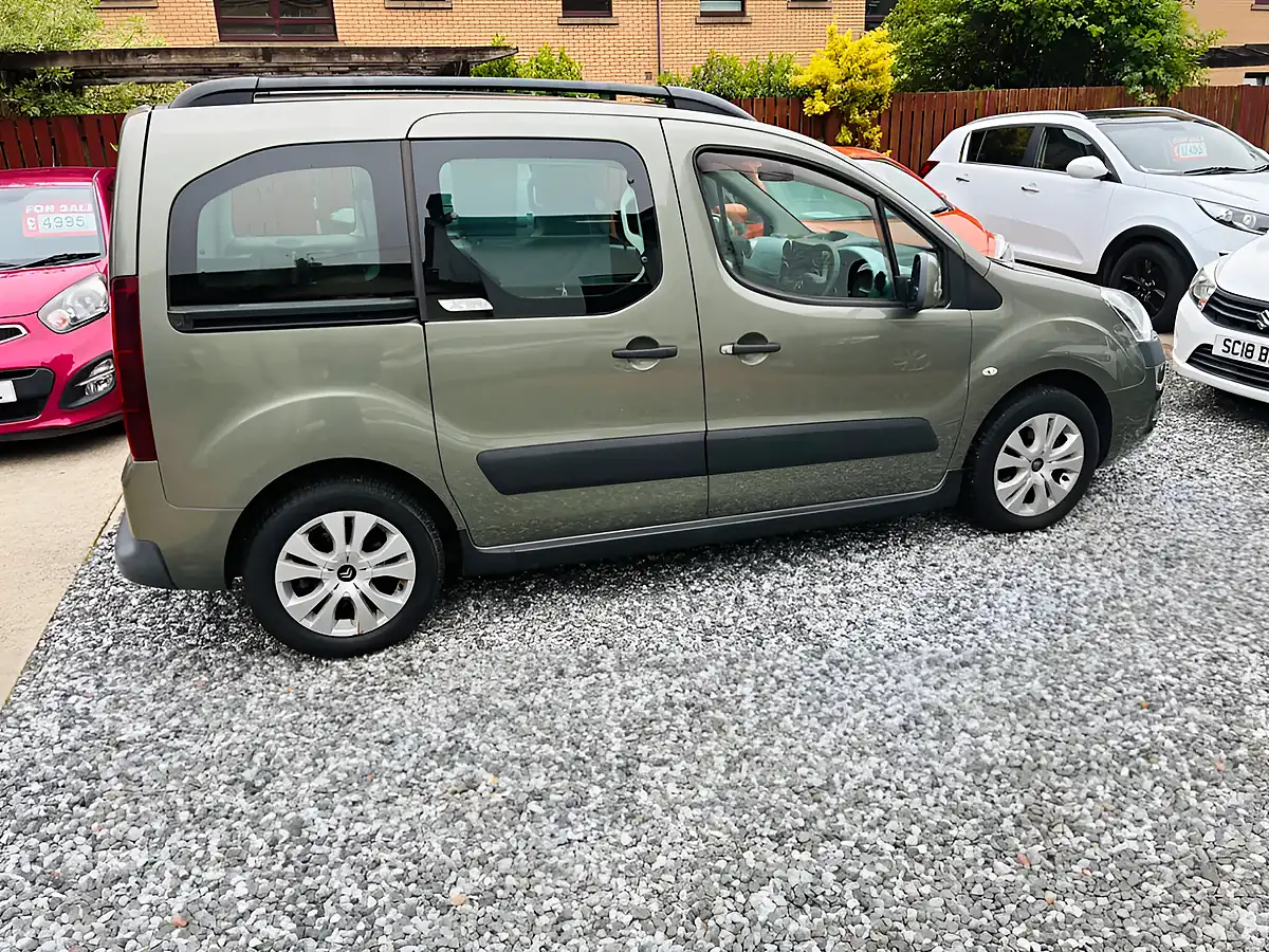 Used 2012 Citroen Berlingo Xtr Multispace Grey - Interior and Exterior details 18