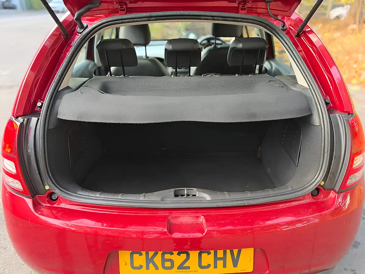Used 2012 Citroen C3 Airdream Vtr+ Red - Interior and Exterior details 16