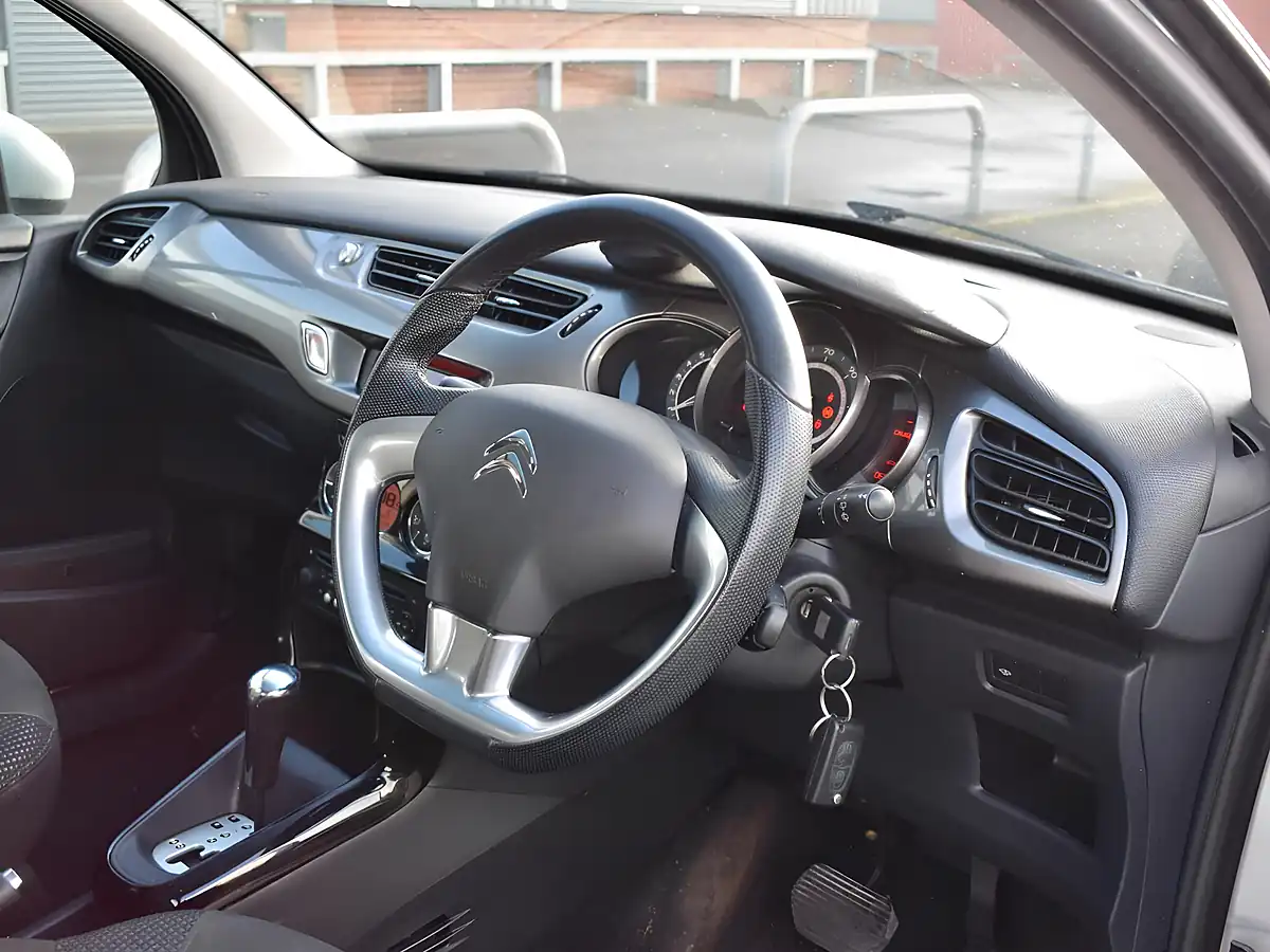 Used 2012 Citroen C3 Exclusive Silver - Interior and Exterior details 13