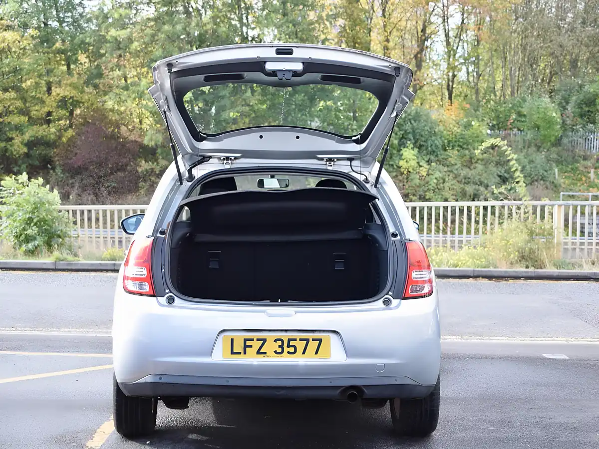 Used 2012 Citroen C3 Exclusive Silver - Interior and Exterior details 7