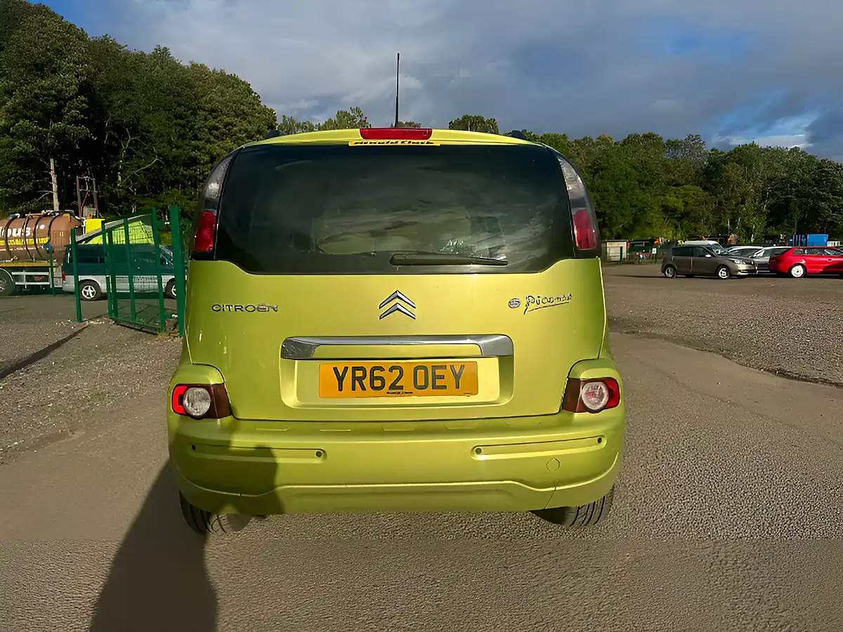 Used 2012 Citroen C3 Picasso Exclusive Green - Interior and Exterior details 7
